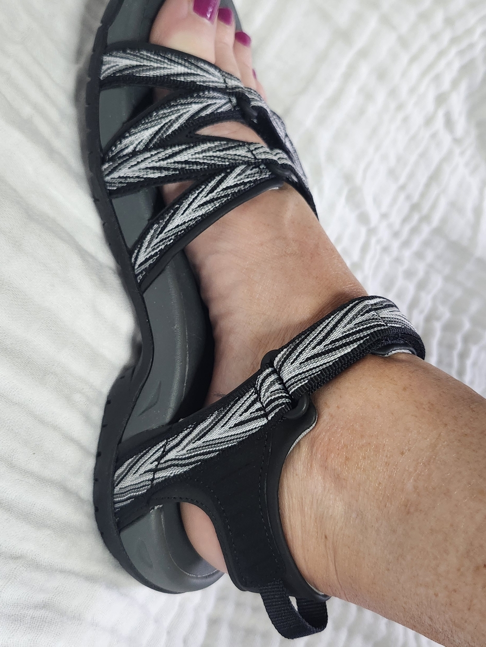 Teva Women's Tirra Size 8 Black Gray White Strappy Sandals - Water Shoes - Picture 8 of 10